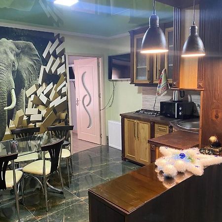 Bed and Breakfast Art Hole Kutaissi Exterior foto