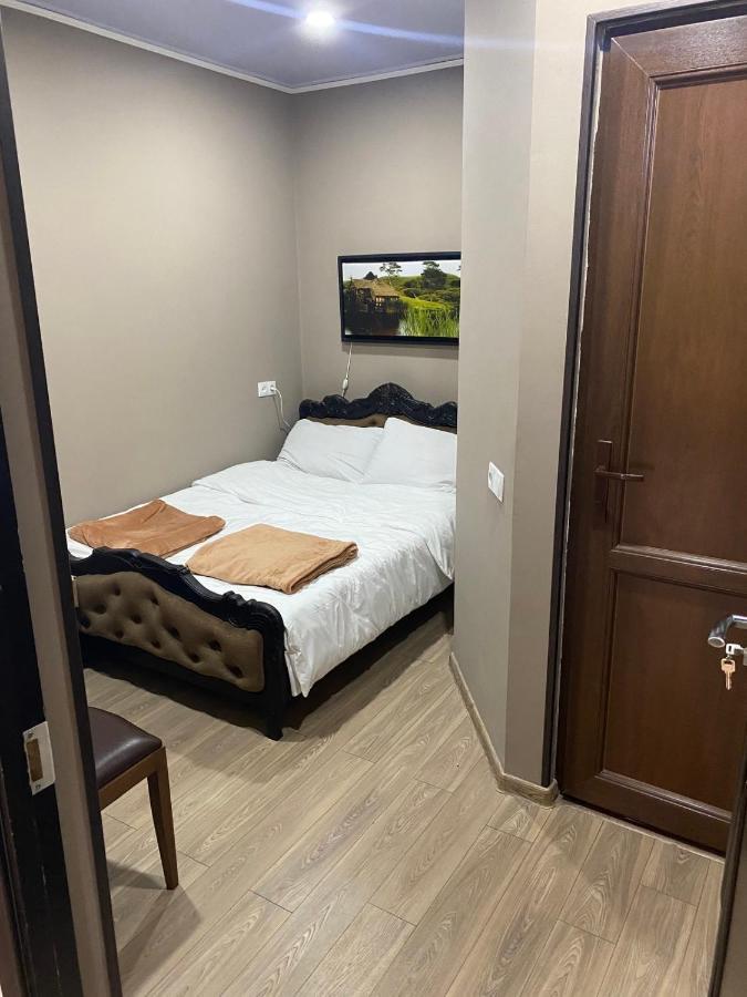 Bed and Breakfast Art Hole Kutaissi Exterior foto